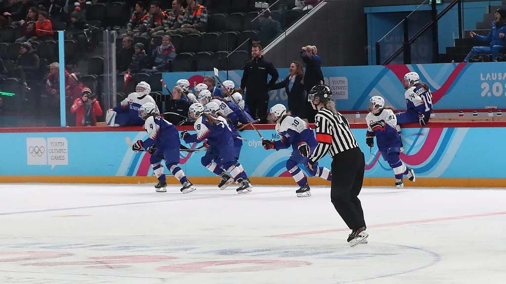 Červenka-Doppelpack entscheidet — Pardubice führt Serie 2:0